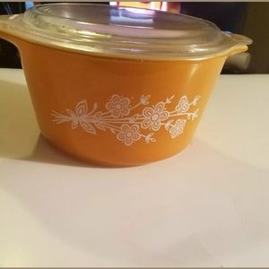 Vintage Pyrex BUTTERFLY FLOWER 475-B Casserole Bow
